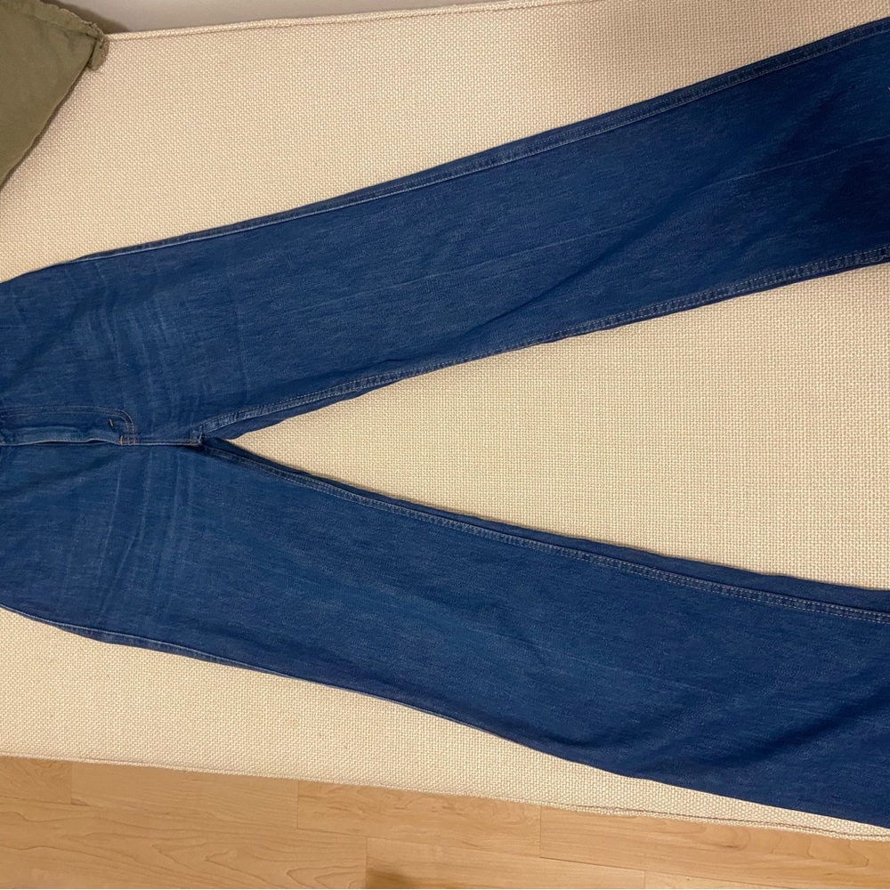 Women’s Fitted JTF Blue Jeans